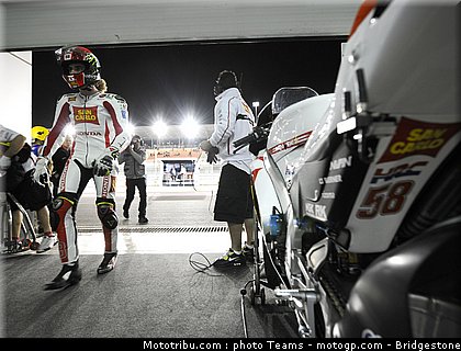 motogp_qatar_2011_simoncelli_12.jpg