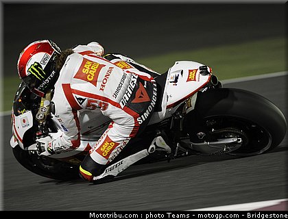 motogp_qatar_2011_simoncelli_18.jpg