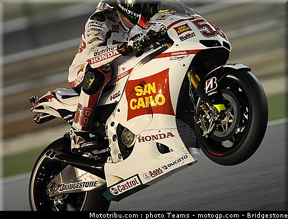 motogp_qatar_2011_simoncelli_28.jpg