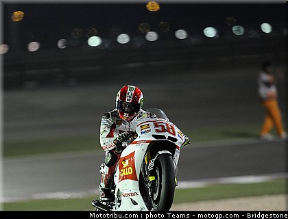 motogp_qatar_2011_simoncelli_34.jpg