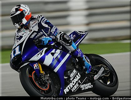 motogp_qatar_2011_spies_03.jpg