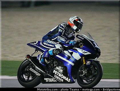 motogp_qatar_2011_spies_05.jpg