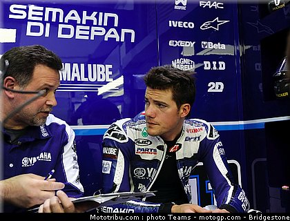 motogp_qatar_2011_spies_18.jpg