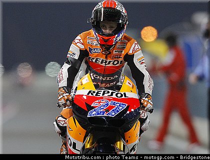 motogp_qatar_2011_stoner_01.jpg