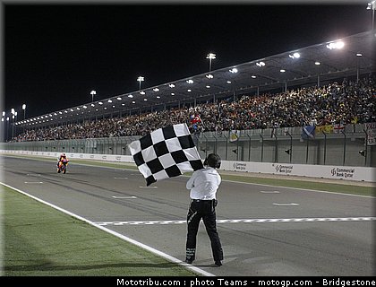 motogp_qatar_2011_stoner_02.jpg