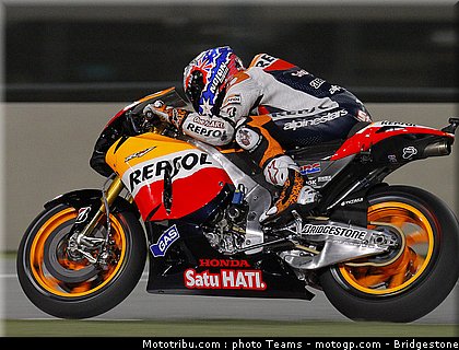motogp_qatar_2011_stoner_07.jpg