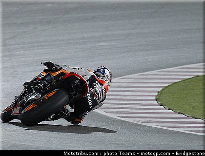 motogp_qatar_2011_stoner_08.jpg