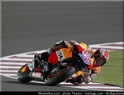 motogp_qatar_2011_stoner_11.jpg