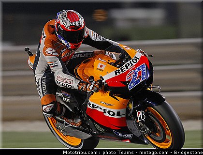 motogp_qatar_2011_stoner_12.jpg
