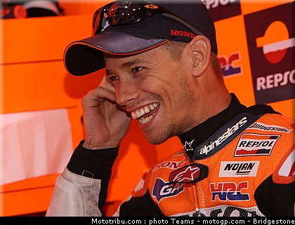 motogp_qatar_2011_stoner_18.jpg