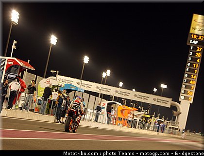 motogp_qatar_2011_stoner_21.jpg