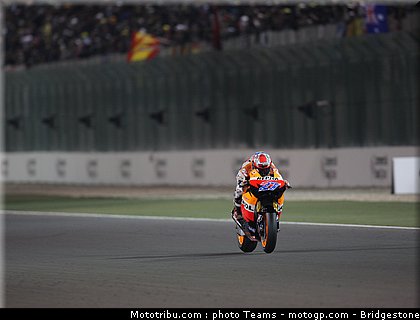 motogp_qatar_2011_stoner_23.jpg