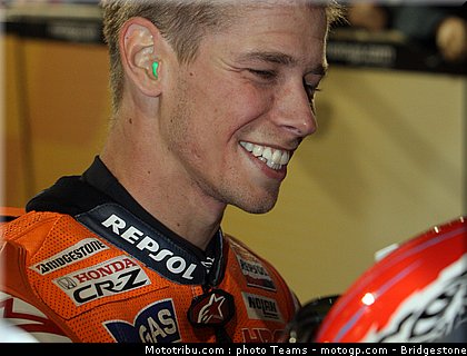 motogp_qatar_2011_stoner_25.jpg