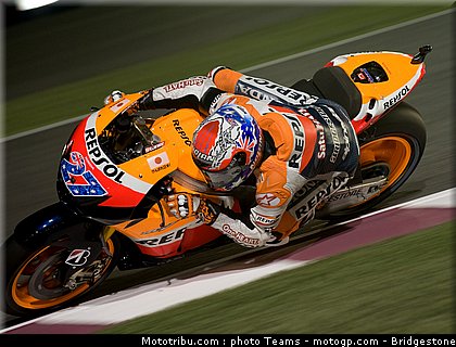 motogp_qatar_2011_stoner_26.jpg
