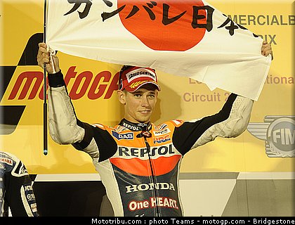 motogp_qatar_2011_stoner_29.jpg