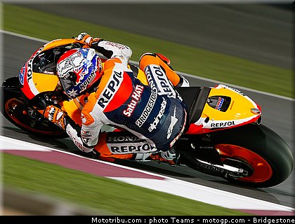 motogp_qatar_2011_stoner_32.jpg