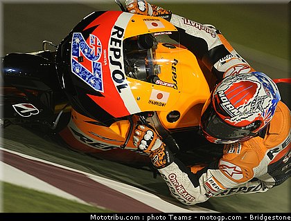 motogp_qatar_2011_stoner_33.jpg
