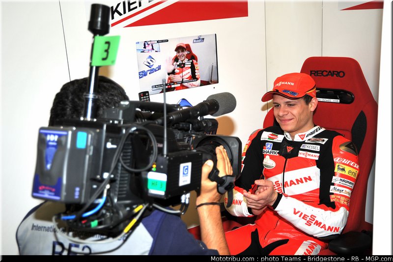 moto2_bradl_09_espagne_2011_jerez