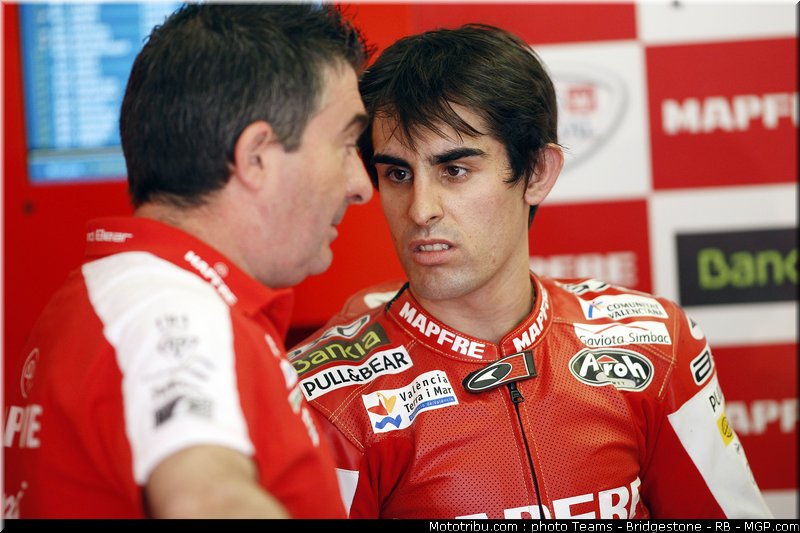 moto2_simon_01_espagne_2011_jerez