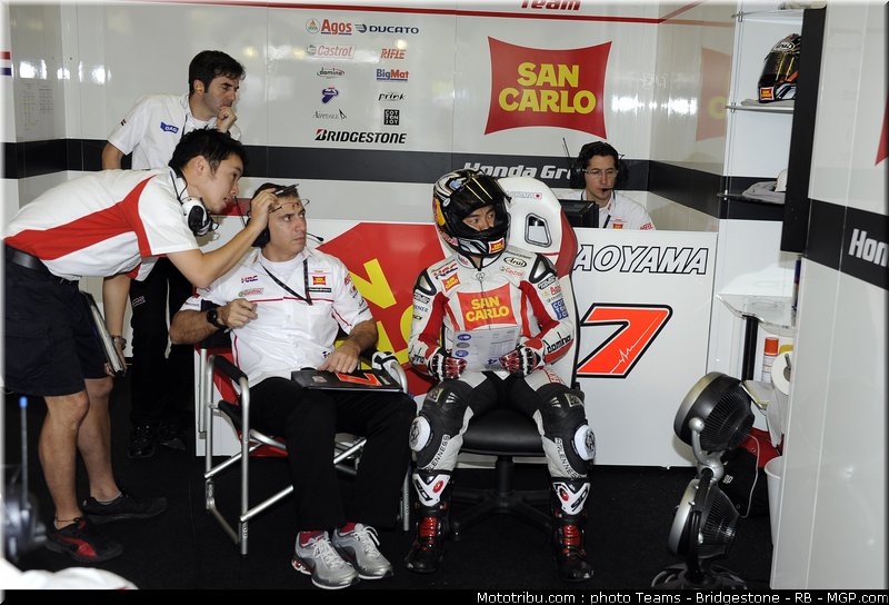 motogp_aoyama_14_espagne_2011_jerez