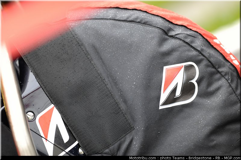 motogp_bridgestone_04_espagne_2011_jerez