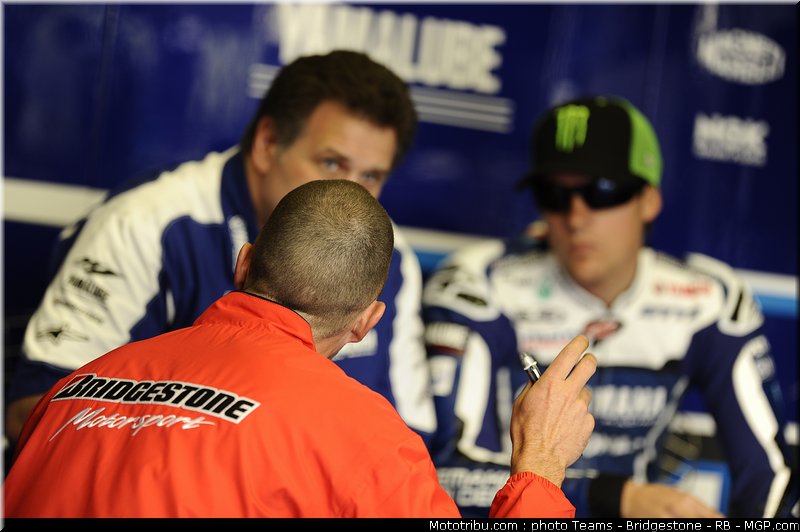 motogp_bridgestone_09_espagne_2011_jerez