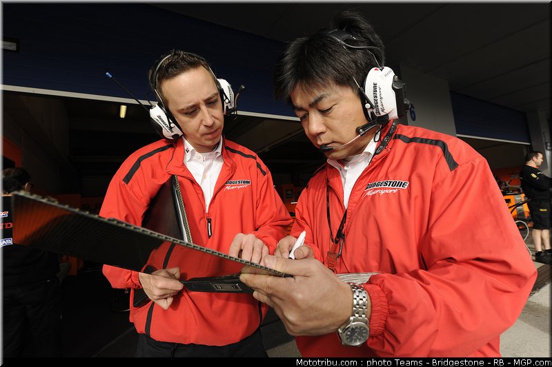 motogp_bridgestone_14_espagne_2011_jerez