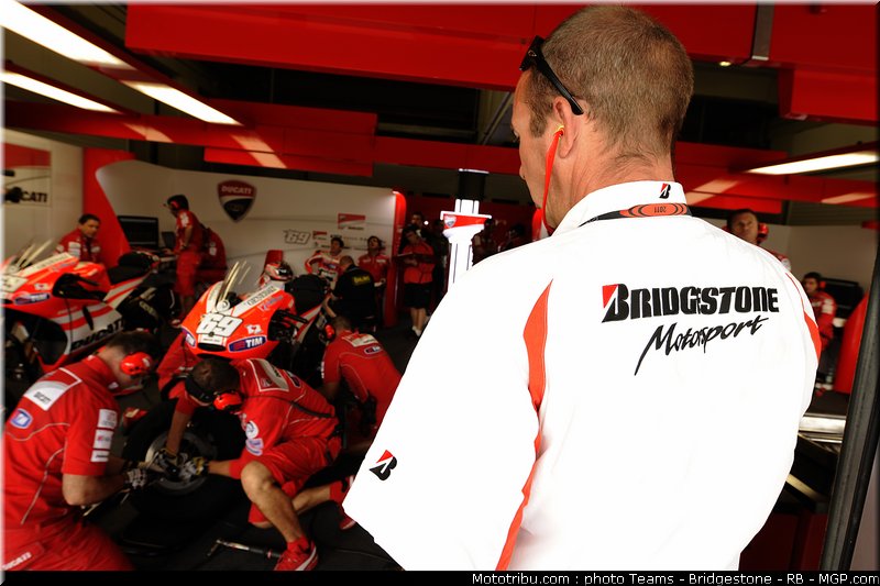 motogp_bridgestone_15_espagne_2011_jerez