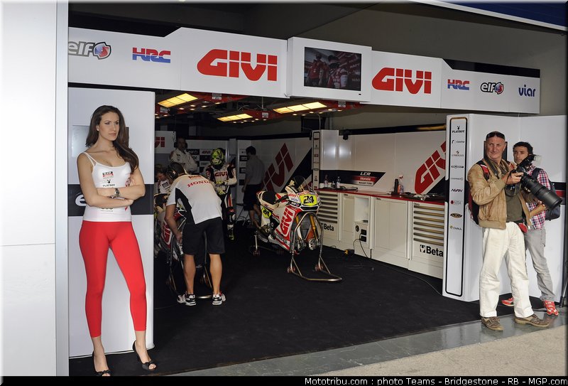 motogp_pitbabe_03_espagne_2011_jerez