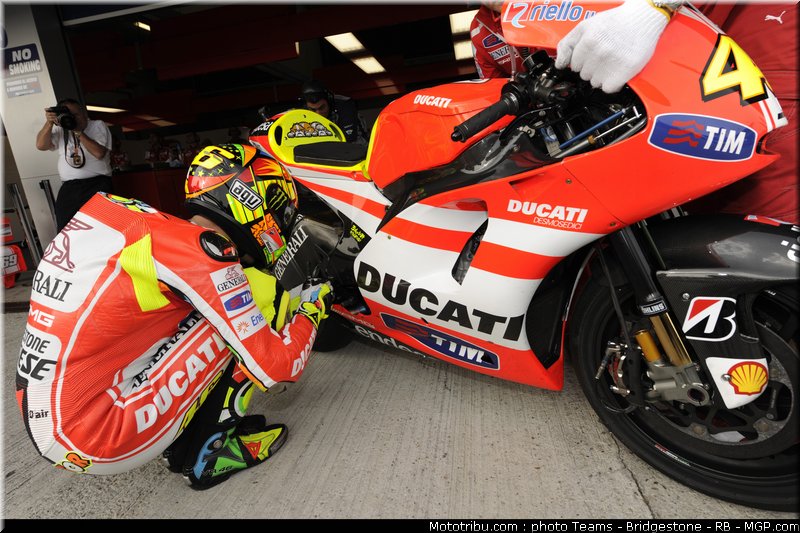 motogp_rossi_26_espagne_2011_jerez