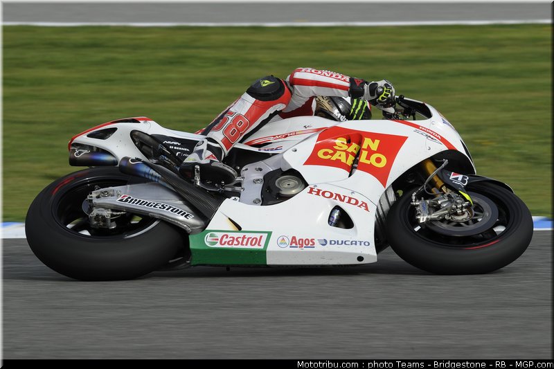 motogp_simoncelli_16_espagne_2011_jerez
