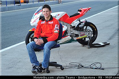 moto2_bradl_04_espagne_2011_jerez.jpg