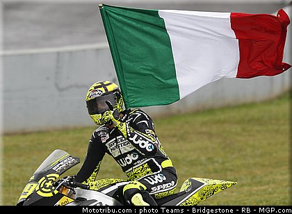 moto2_iannone_5_espagne_2011_jerez.jpg
