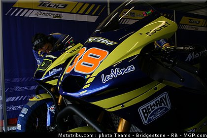 moto2_smith_010_espagne_2011_jerez.jpg