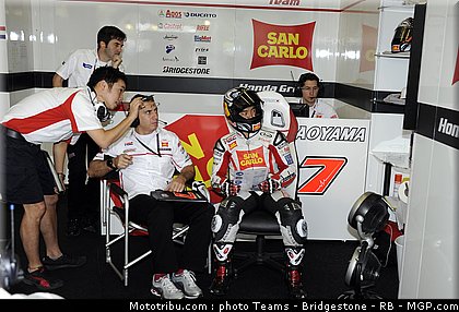 motogp_aoyama_14_espagne_2011_jerez.jpg