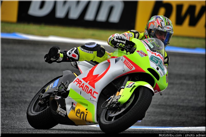motogp_2011_capirossi_08_portugal_estoril