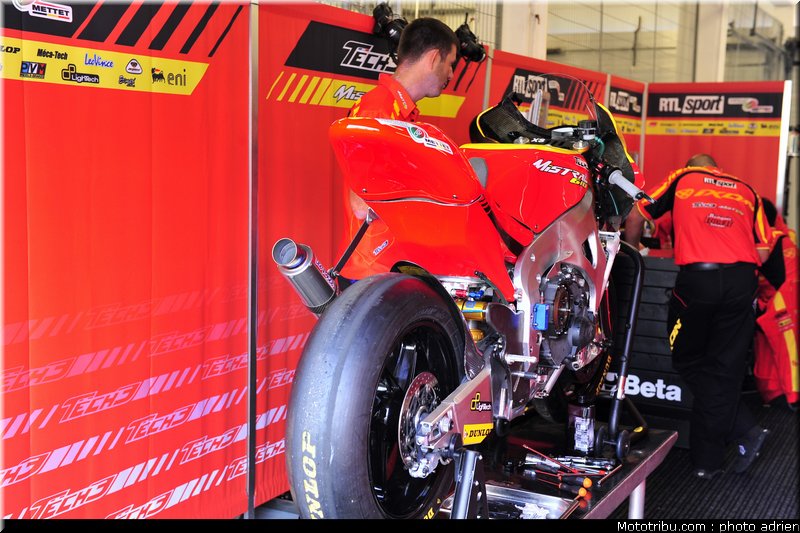 motogp_2011_paddock_portugal_estoril_008