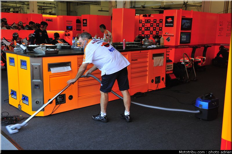 motogp_2011_paddock_portugal_estoril_028