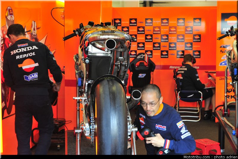 motogp_2011_paddock_portugal_estoril_031