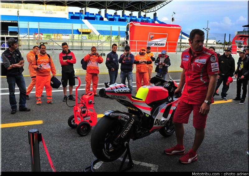 motogp_2011_paddock_portugal_estoril_047