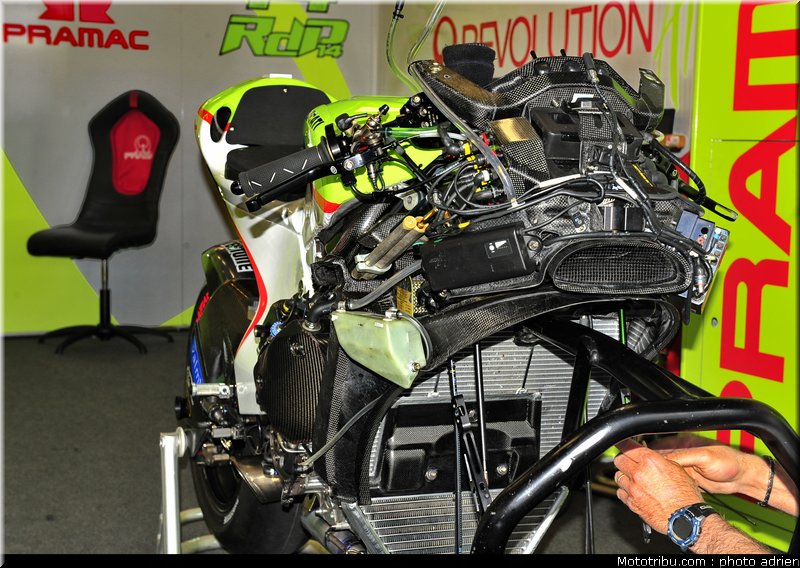 motogp_2011_paddock_portugal_estoril_049