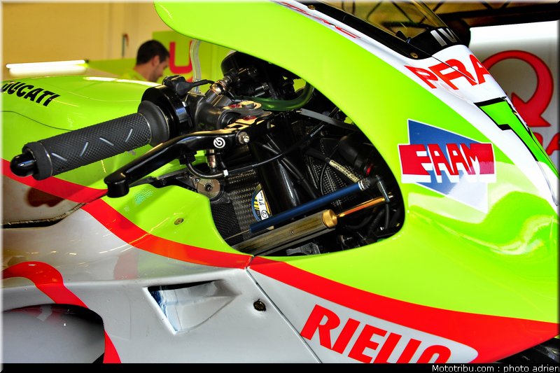 motogp_2011_paddock_portugal_estoril_052