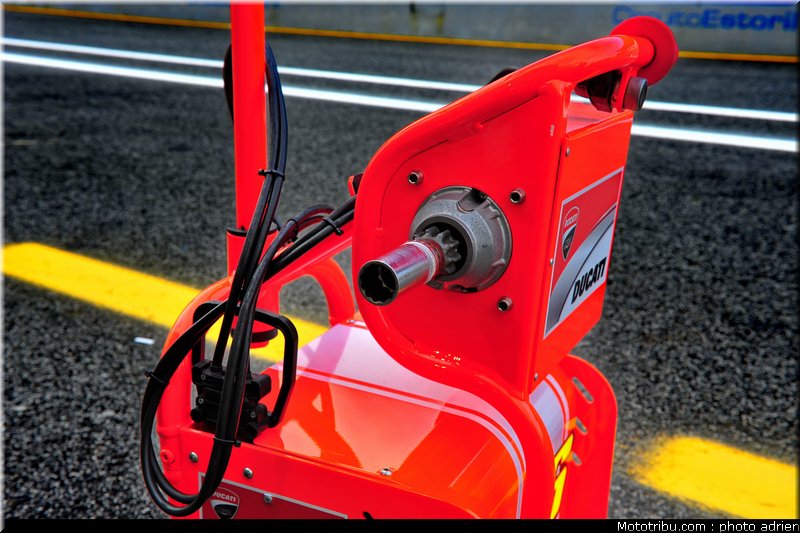 motogp_2011_paddock_portugal_estoril_054