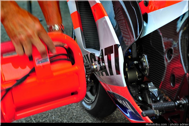motogp_2011_paddock_portugal_estoril_056