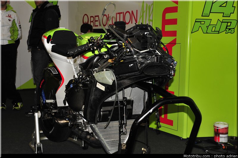 motogp_2011_paddock_portugal_estoril_085