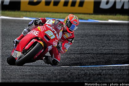 moto2_2011_fores_1_portugal_estoril.JPG