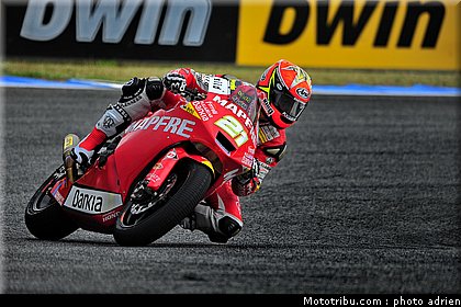 moto2_2011_fores_2_portugal_estoril.JPG