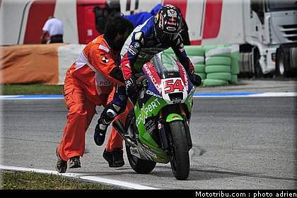 moto2_2011_sofuoglu_7_portugal_estoril.JPG