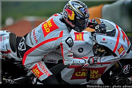 motogp_2011_aoyama_07_portugal_estoril.JPG