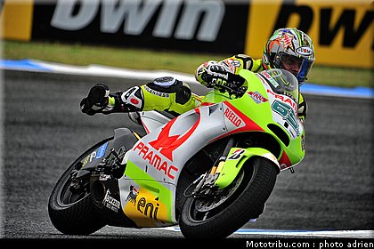 motogp_2011_capirossi_08_portugal_estoril.JPG